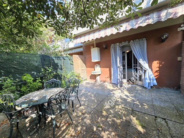 casa indipendente in vendita a Toano in zona Massa