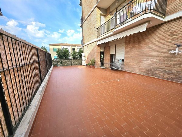 appartamento in vendita a Toano in zona Massa