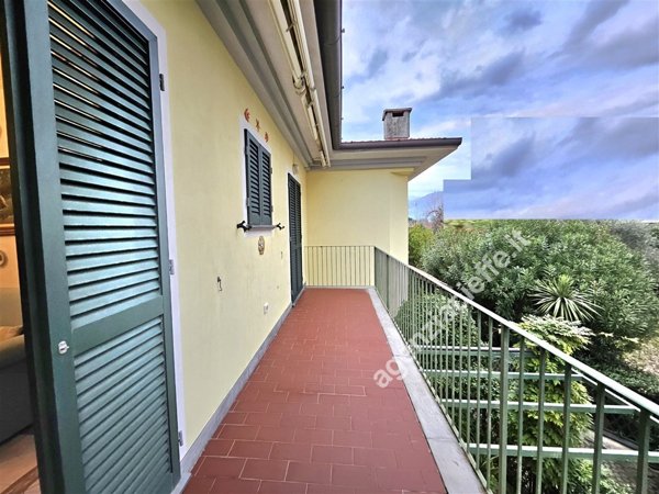 appartamento in vendita a Toano in zona Massa