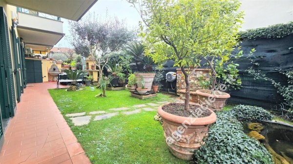 appartamento in vendita a Toano in zona Massa