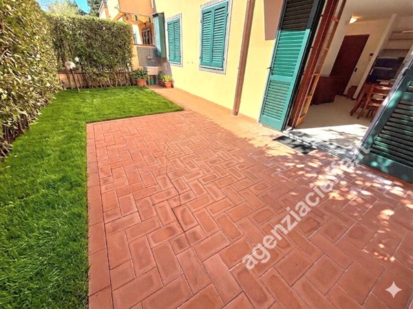 appartamento in vendita a Toano in zona Massa