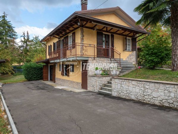 casa indipendente in vendita a Toano in zona Quara