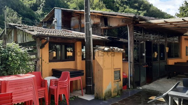 negozio in vendita a Vetto