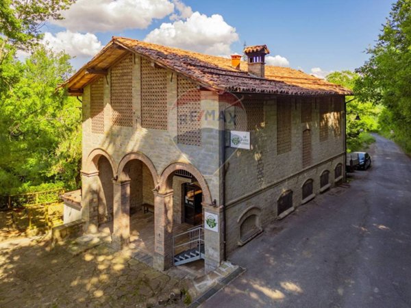 negozio in vendita a Vetto in zona Spigone