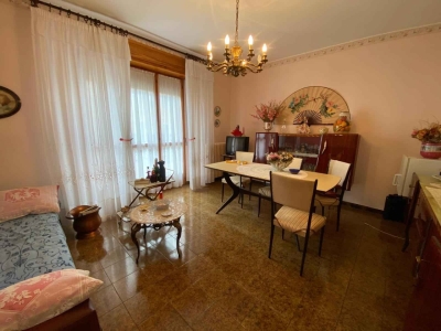 appartamento in vendita a Vetto in zona Rosano