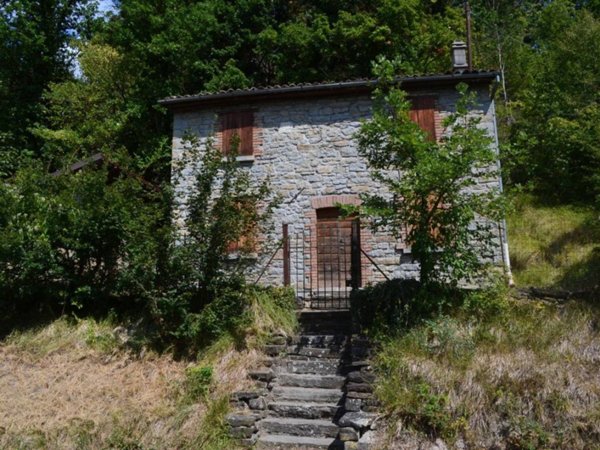 casa indipendente in vendita a Vetto in zona Sole Sopra