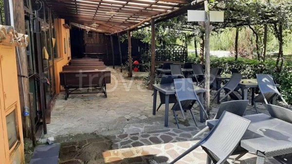 negozio in vendita a Vetto