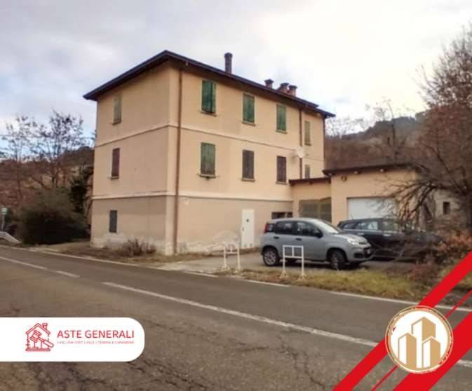 casa indipendente in vendita a Vetto in zona Cantoniera