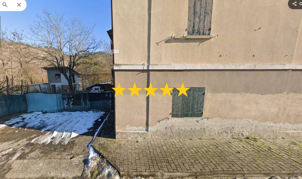 casa indipendente in vendita a Vetto in zona Cantoniera