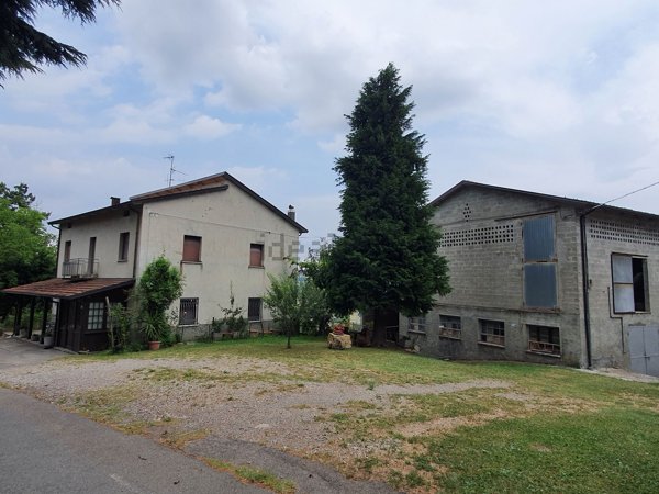 casa indipendente in vendita a Vetto