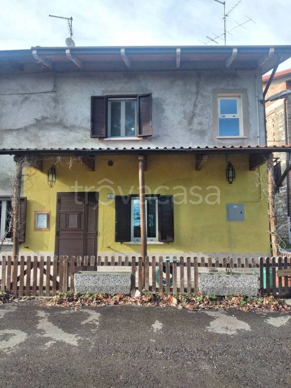 appartamento in vendita a Vetto in zona Groppo