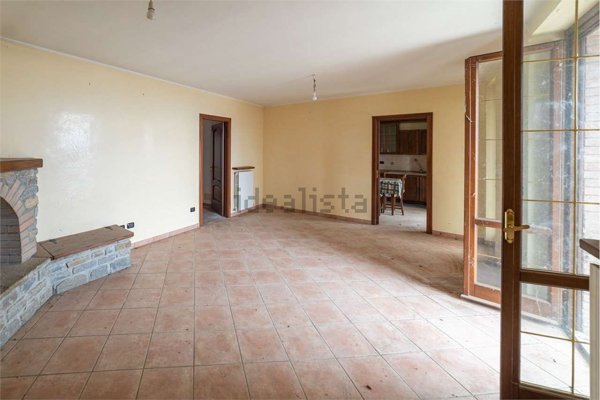 appartamento in vendita a Vetto in zona Costa