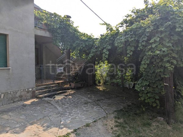 casa indipendente in vendita a Vetto in zona Rosano