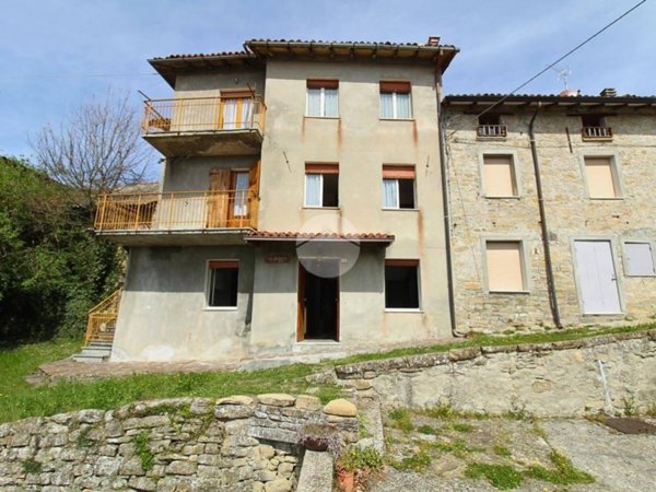 casa indipendente in vendita a Vetto