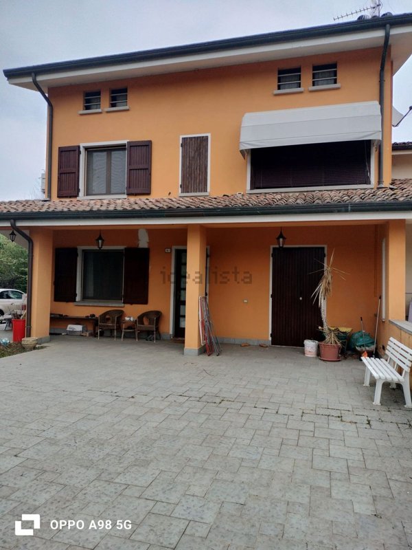 casa indipendente in vendita a Vetto