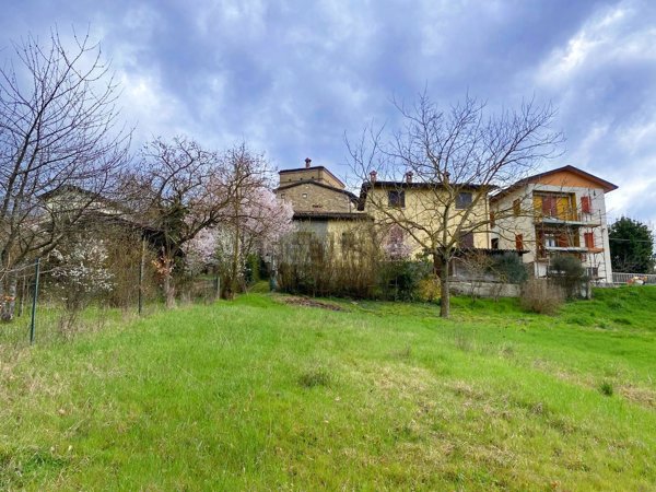 casa indipendente in vendita a Vetto