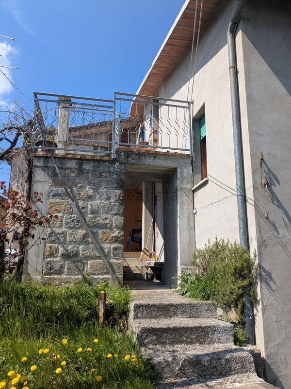 casa indipendente in vendita a Vetto in zona Rosano