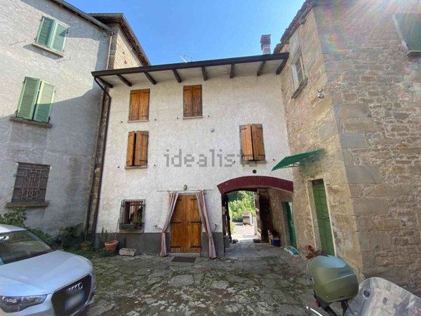 casa indipendente in vendita a Vetto