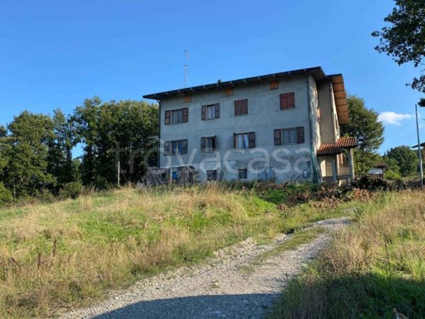 casa indipendente in vendita a Vetto in zona Cesola