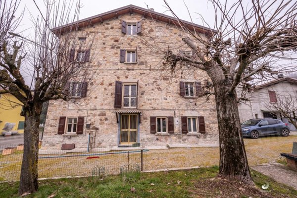 casa indipendente in vendita a Vezzano sul Crostolo