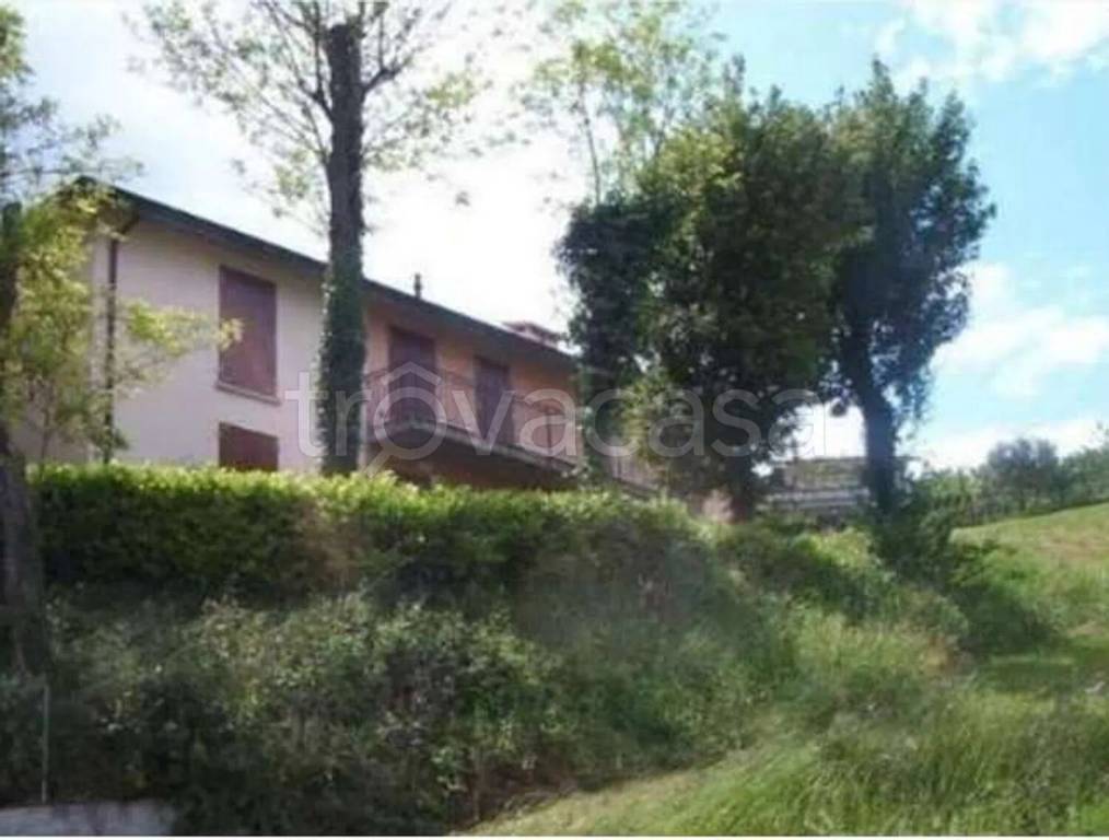 casa indipendente in vendita a Vezzano sul Crostolo in zona Villa