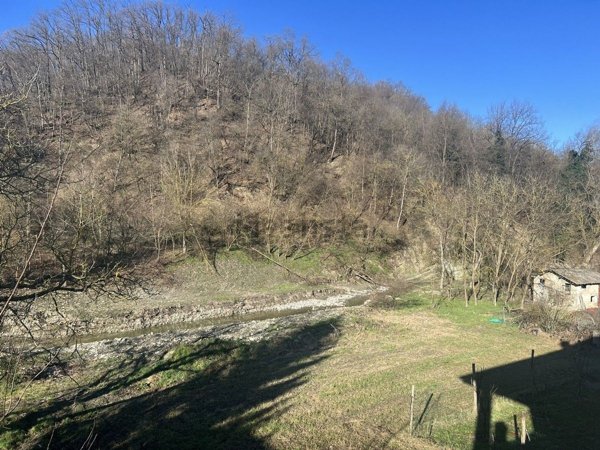casa indipendente in vendita a Vezzano sul Crostolo in zona Pecorile