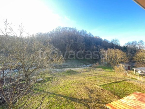casa indipendente in vendita a Vezzano sul Crostolo in zona Villa
