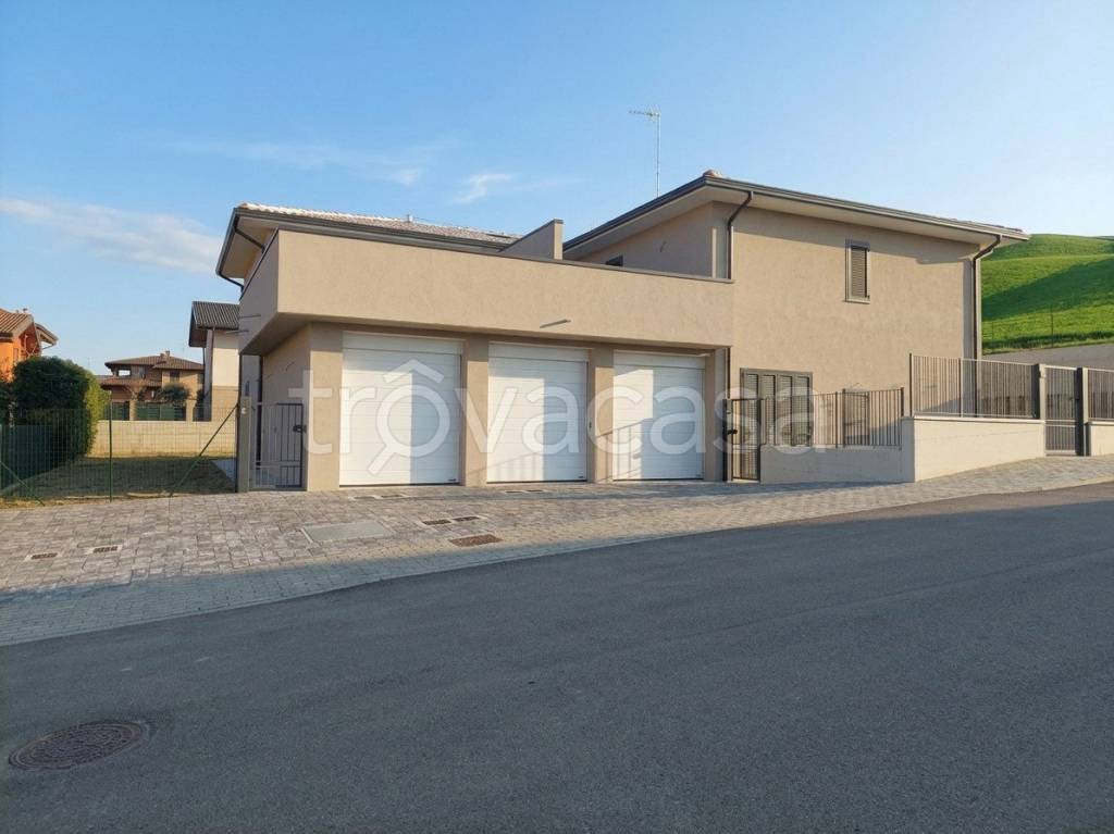 casa indipendente in vendita a Vezzano sul Crostolo in zona Sedrio