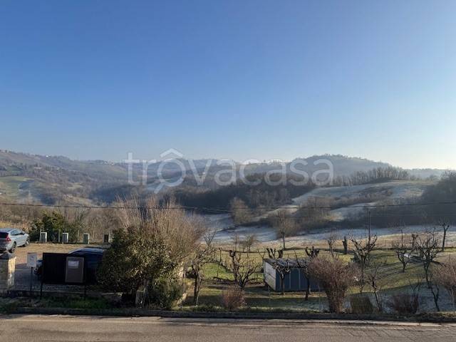 casa indipendente in vendita a Vezzano sul Crostolo in zona Villa