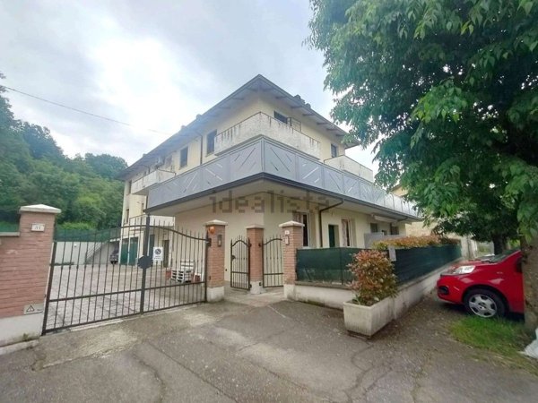 appartamento in vendita a Vezzano sul Crostolo in zona Pecorile