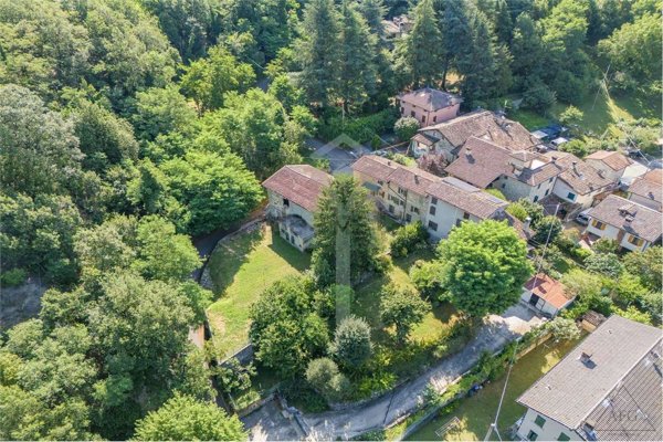 casa indipendente in vendita a Vezzano sul Crostolo in zona Montalto