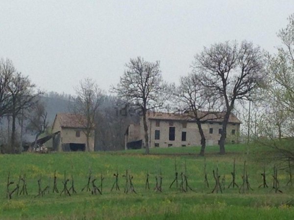 casa indipendente in vendita a Vezzano sul Crostolo in zona Montalto