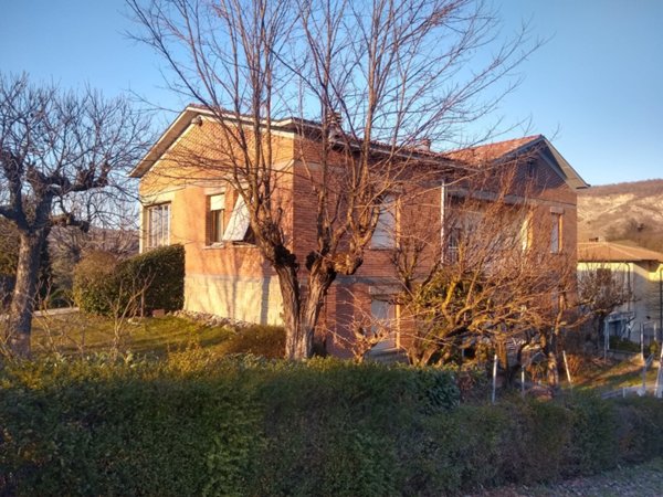 casa indipendente in vendita a Vezzano sul Crostolo in zona Montalto
