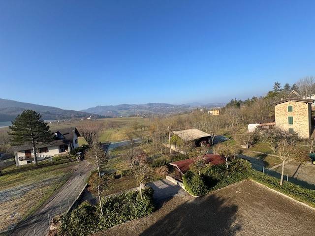 casa indipendente in vendita a Vezzano sul Crostolo in zona Casaratta