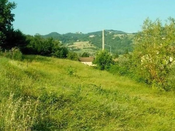 terreno edificabile in vendita a Vezzano sul Crostolo in zona La Vecchia
