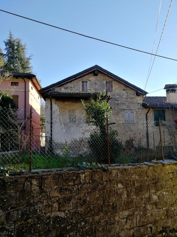 casa indipendente in vendita a Vezzano sul Crostolo