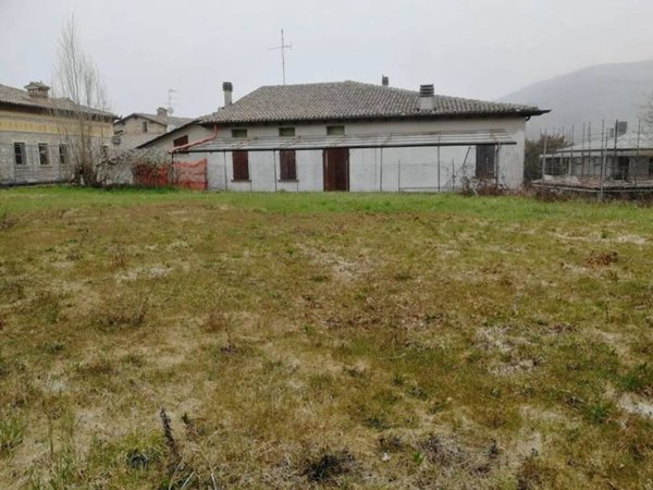 casa indipendente in vendita a Vezzano sul Crostolo in zona La Vecchia