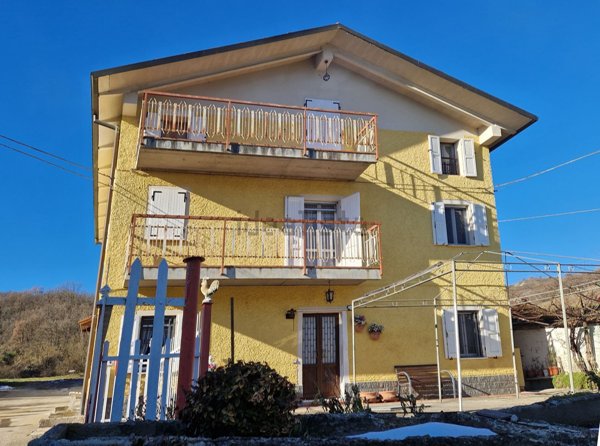 casa indipendente in vendita a Vezzano sul Crostolo