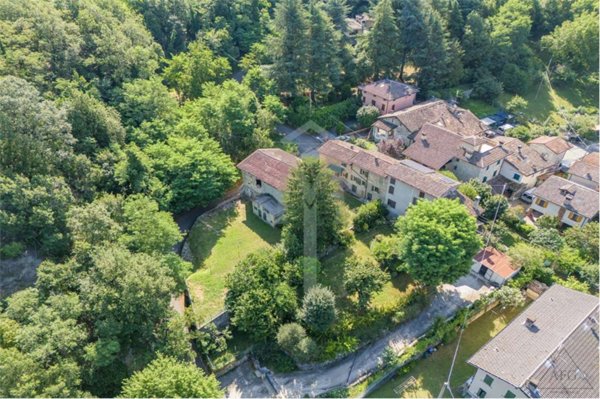 casa indipendente in vendita a Vezzano sul Crostolo in zona Montalto