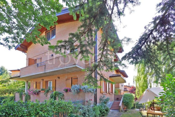 casa indipendente in vendita a Vezzano sul Crostolo in zona Villa