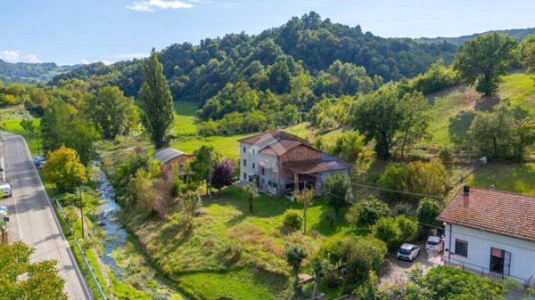 casa indipendente in vendita a Vezzano sul Crostolo in zona La Fornace