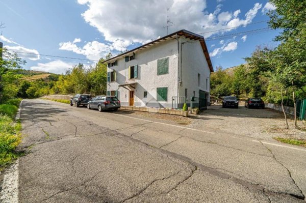 casa indipendente in vendita a Vezzano sul Crostolo in zona Pecorile