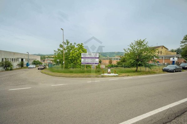 terreno agricolo in vendita a Vezzano sul Crostolo in zona Sedrio