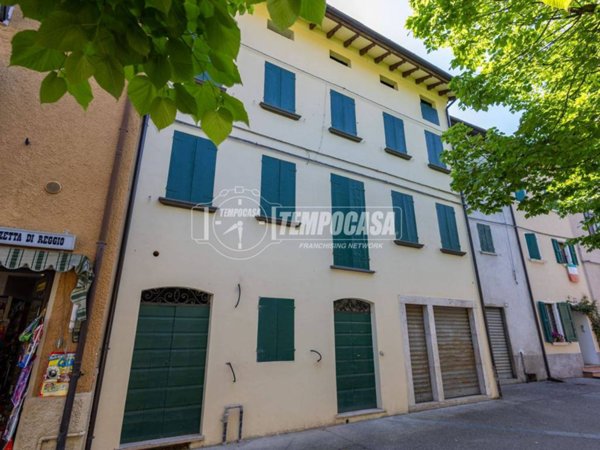 appartamento in vendita a Vezzano sul Crostolo