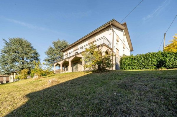 appartamento in vendita a Vezzano sul Crostolo in zona La Vecchia