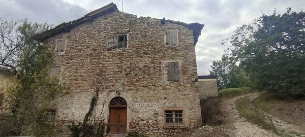 casa indipendente in vendita a Vezzano sul Crostolo in zona Sedrio