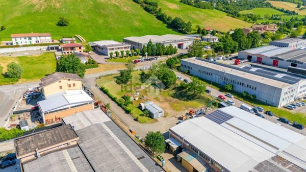 terreno edificabile in vendita a Vezzano sul Crostolo