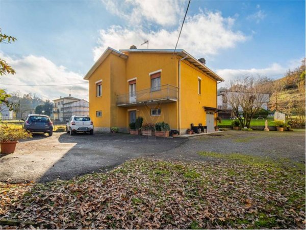 casa indipendente in vendita a Vezzano sul Crostolo in zona Pecorile