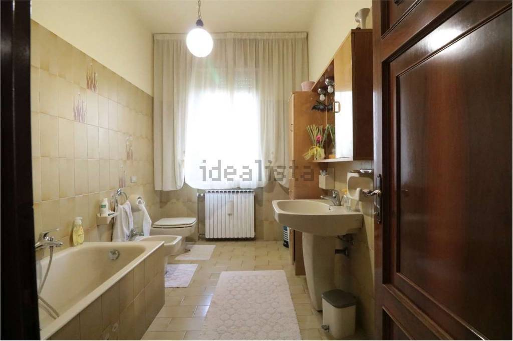 casa indipendente in vendita a Vezzano sul Crostolo in zona Villa