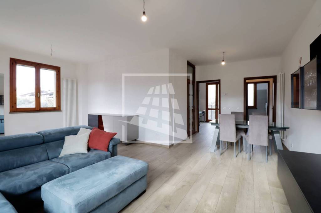 casa indipendente in vendita a Vezzano sul Crostolo in zona Villa